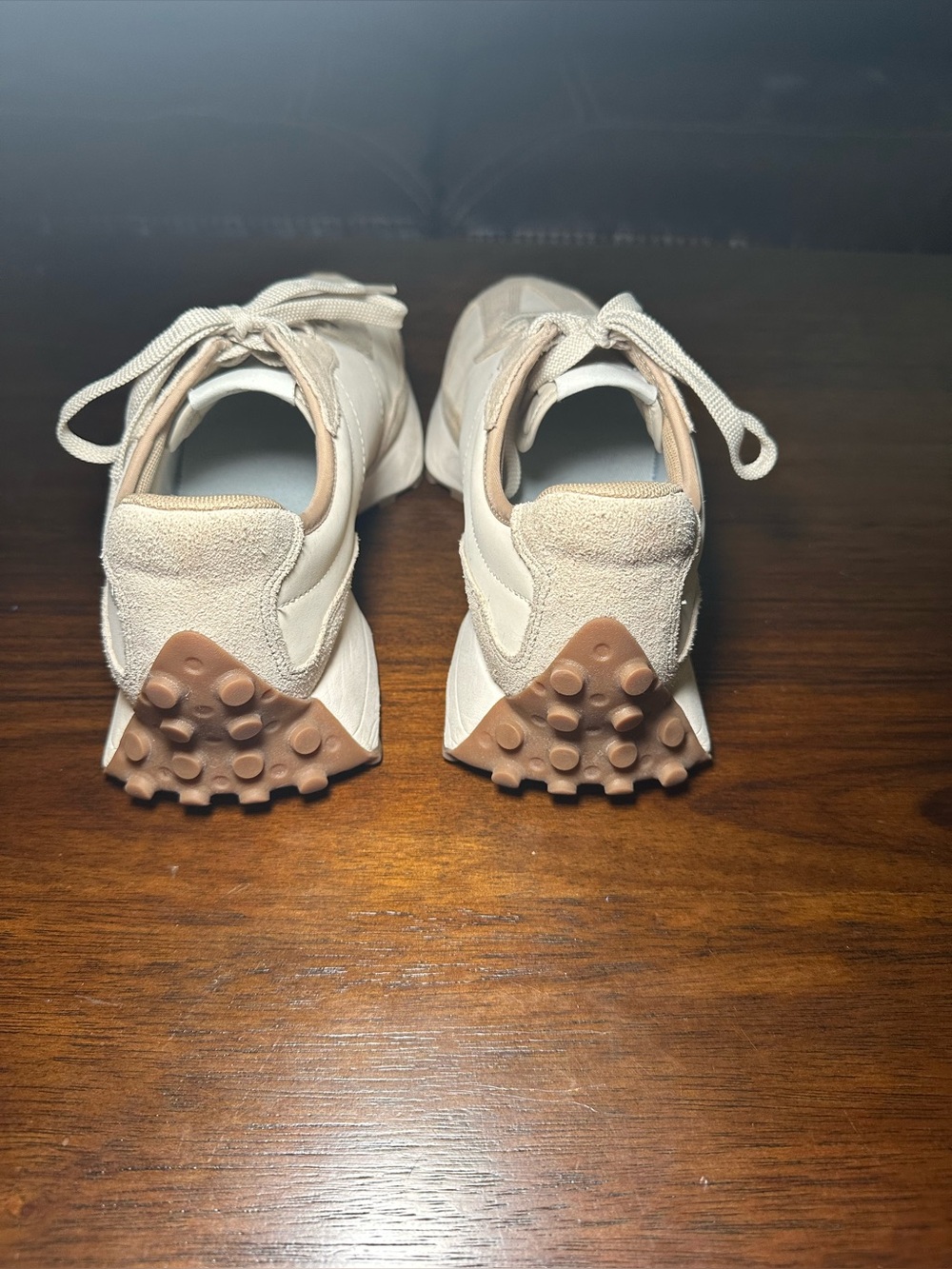 Men's 9 New Balance 327 sneakers in the Linen/Angora - Picture 5 of 10